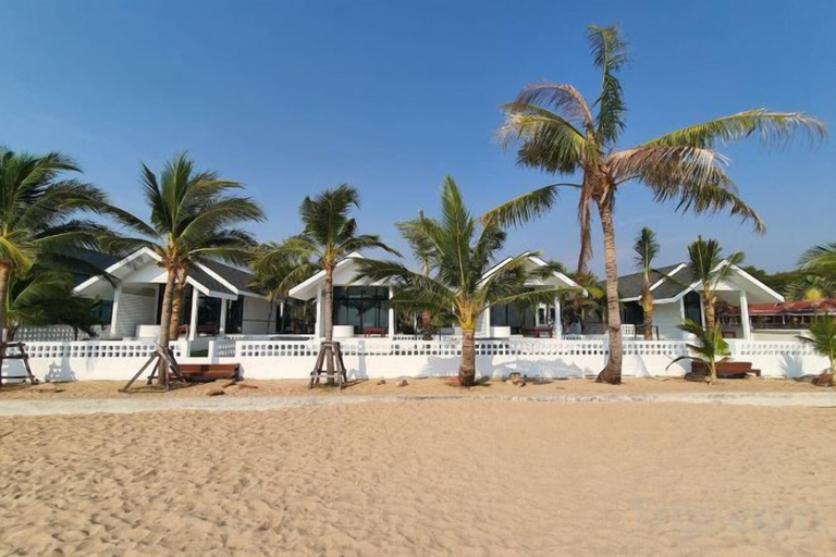 Beach, Rattanapura, Tha Mai