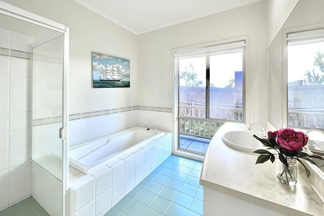 Bathroom 4, Ocean View Holiday Home Near Beach in Mount Martha, Melbourne