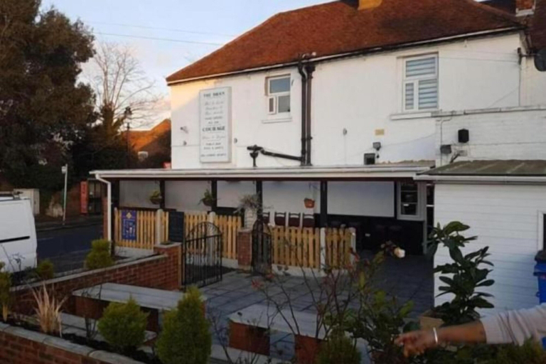 Exterior & Views 1, Swan Inn, Heathrow Airport, Surrey