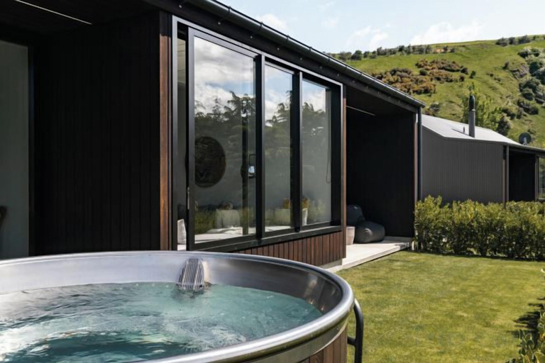 Outdoor spa tub 1, The Cottages on Lake Hayes, Queenstown-Lakes