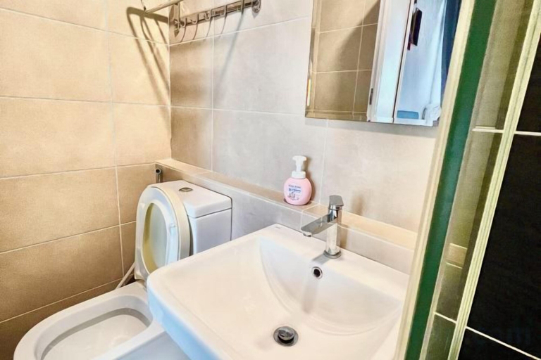 Bathroom 3, Legoland-7min walk at Happy Journey Stay @ Dpristine Lakeview(8pax) Max, Johor Bahru