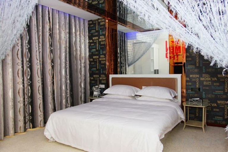 Bedroom, Shanghai Aegean Island Hotel (Songjiang station), Shanghai