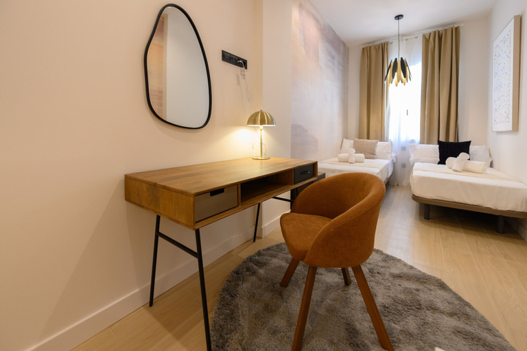 Room 2, M Agu230 Tu Hogar en la Ciudad Piso de 3 Habita, Madrid