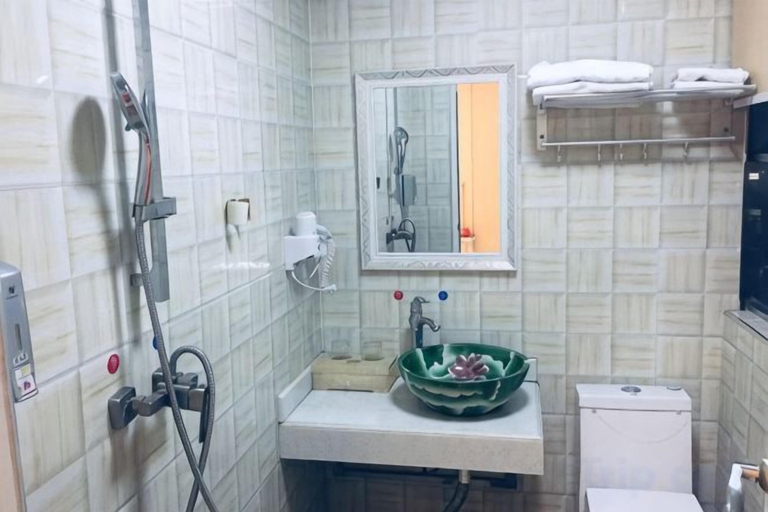 Bathroom 4, Jinshengyuan Business Hotel, Yunfu