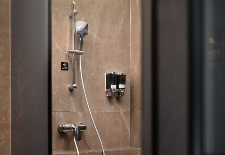 Bathroom 4, Guomao Grand Hotel, Wenzhou