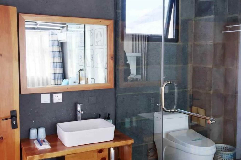 Bathroom 3, Dali Yunmu Inn, Dali Bai