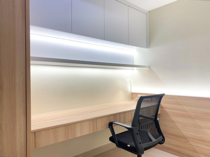 Interior 5, Good Deal 1Br With Working Room At Pollux Chadstone Apartment, Cikarang