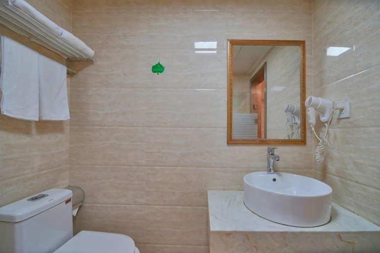Bathroom 4, Jinghu Hotel (Hangzhou Hefang Street Branch), Hangzhou