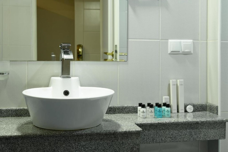 Bathroom 4, Royal Plaza, Yerevan