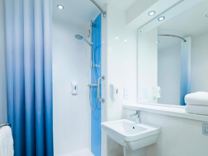 Bathroom 4, Travelodge Harrogate West Park, North Yorkshire