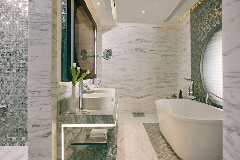 Bathroom 5, Royal M Hotel Abu Dhabi by Gewan, Abu Dhabi City