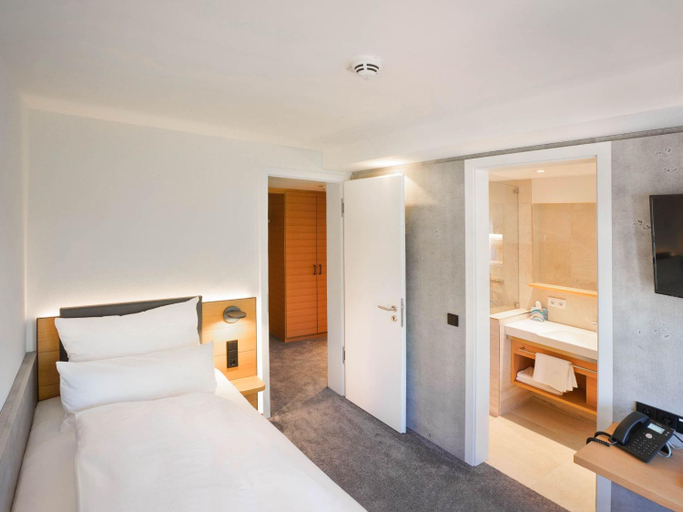 Bedroom 3, Gastro Bahnhof Oberkirch, Ortenaukreis