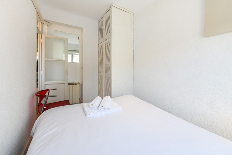 Room 2, M Por183d Amplio Piso 2 Dormitorios en La Latina, Madrid