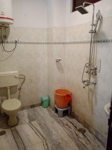 Bathroom, Hotel New Mamta, Srinagar