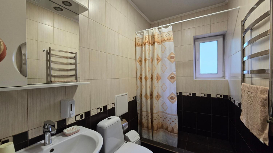 Bathroom 3, Поляна Аква Резорт, Svaliavs'kyi