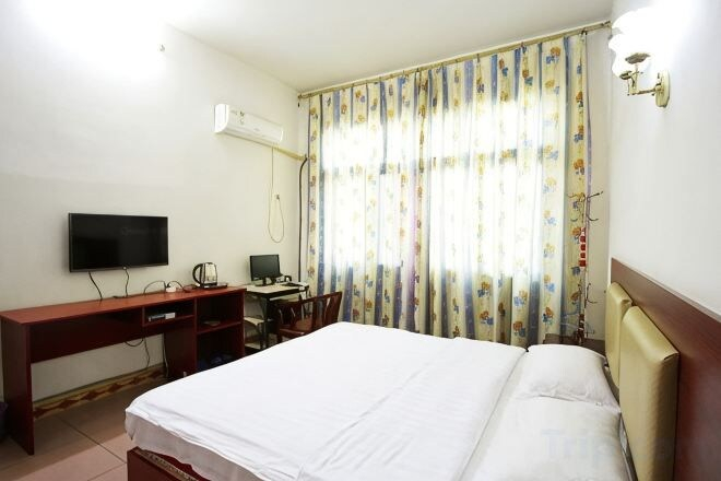 Bedroom, Jiujiang Jinsha Hotel, Jiujiang