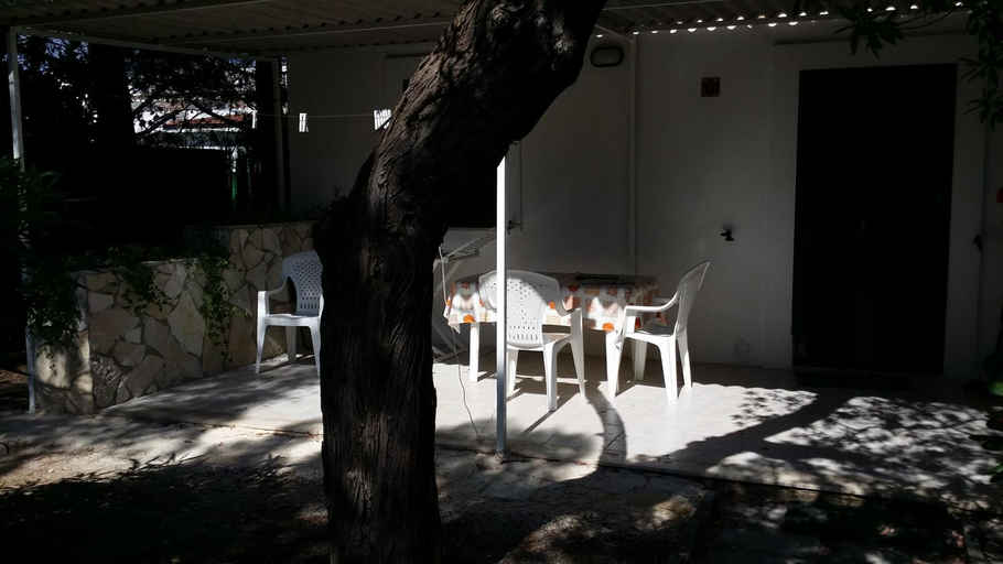 Others 4, Residence Polidoro, Foggia