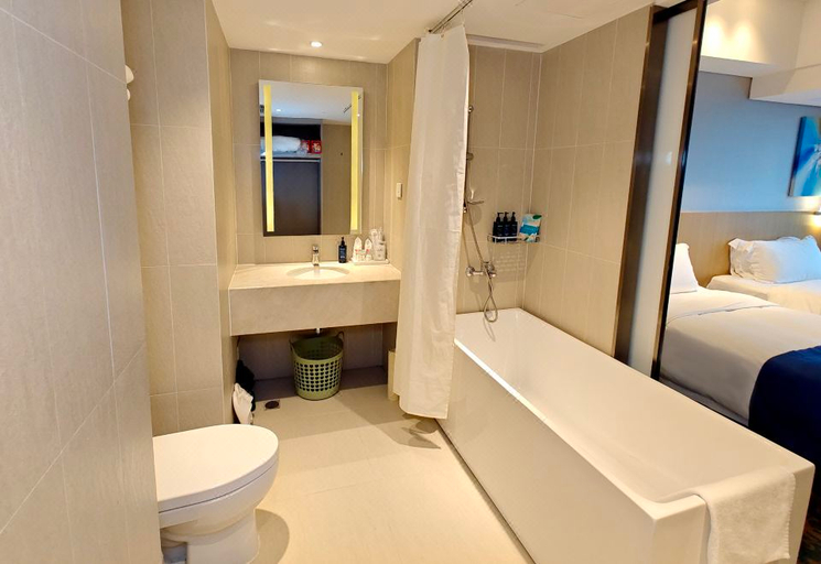 Bathroom 4, Center International Hotel, Chengdu