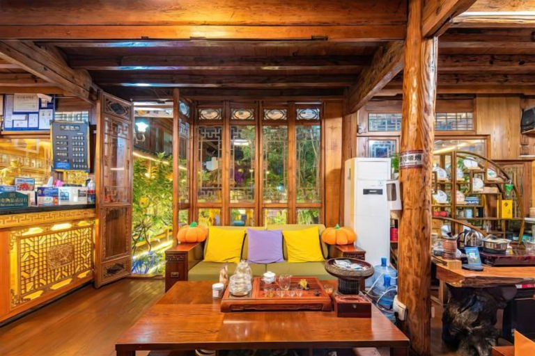 Lobby, Xin Zhoujia Courtyard, Lijiang