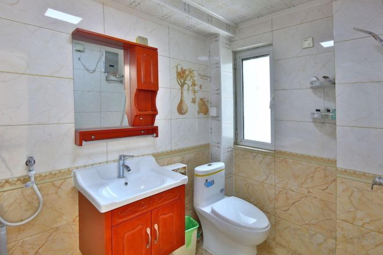 Bathroom 3, Qingdao Jinshatan Romantic Apartment, Qingdao