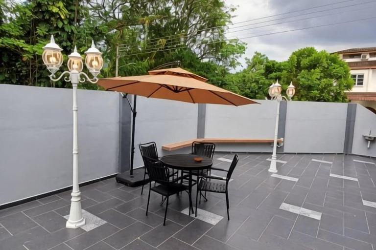 Outdoor dining 5, 4BR 16pax LYL Jaccuzi Private Pool House ipoh, Kinta