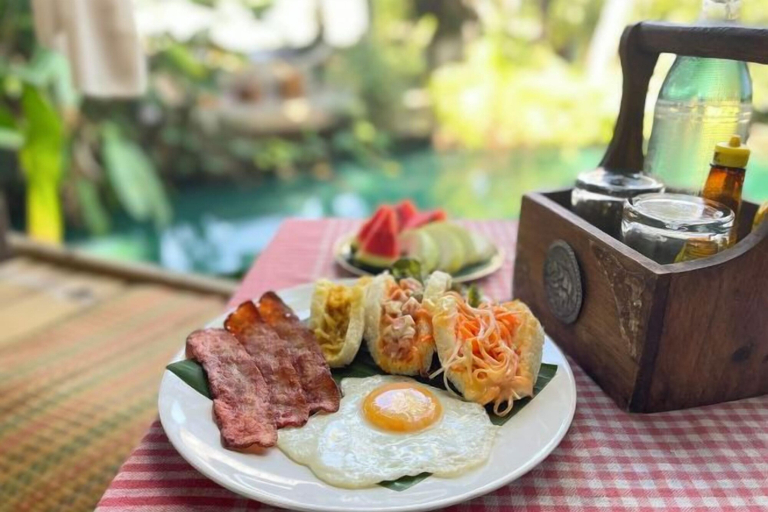Outdoor dining, Tung Homestay, Muang Nan