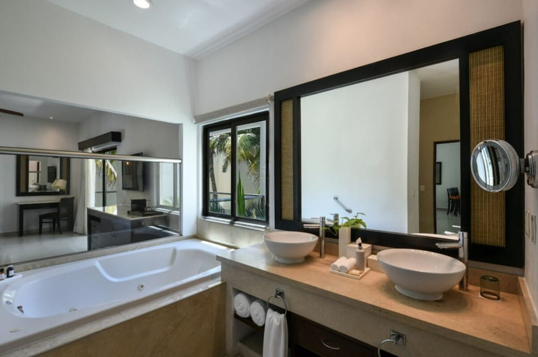 Bathroom 4, El Dorado Maroma, All & More Inclusive – Adults Only, Cozumel