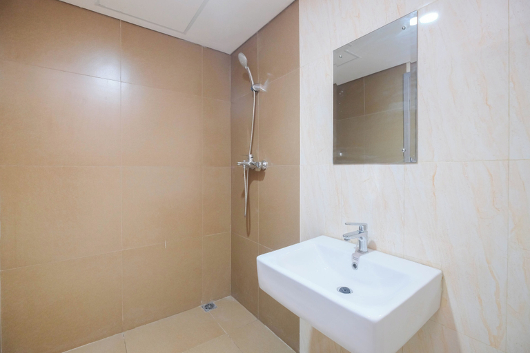 Bathroom 5, Pleasurable Studio Tamansari Bintaro Mansion Apartment, South Tangerang
