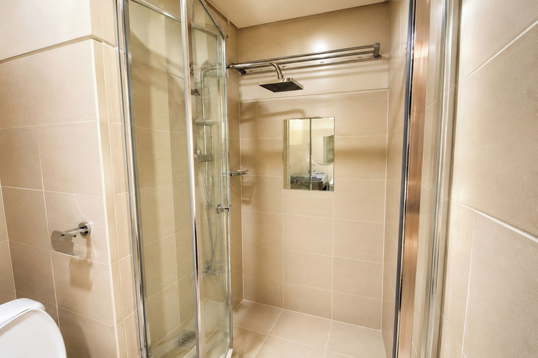 Bathroom 5, SMDC FAME Apartment near Greenfield District, Mandaluyong