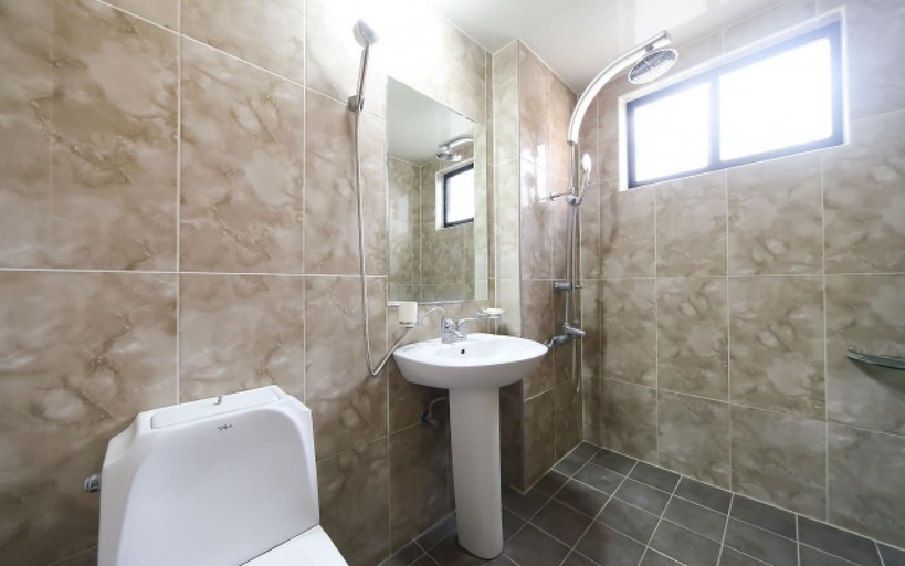 Bathroom 5, Royal Gyeongju, Gyeongju