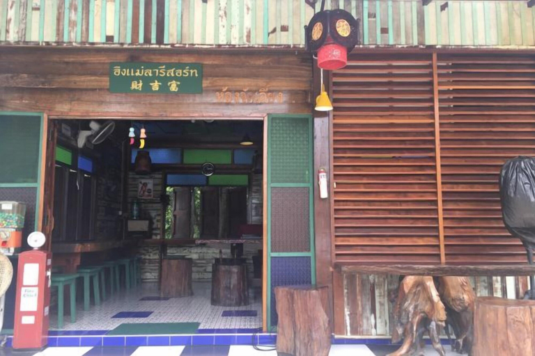 Outdoor dining 5, Ing Mae La Resort, In Buri