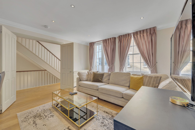 Others 5, The Shepherd Residences, London