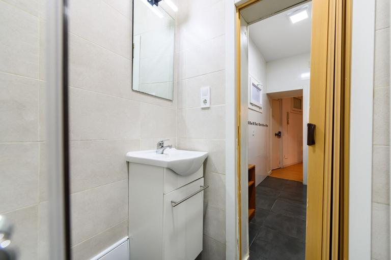 Room 4, M Esa80e Piso en el Centro de Madrid - Malasa a, Madrid