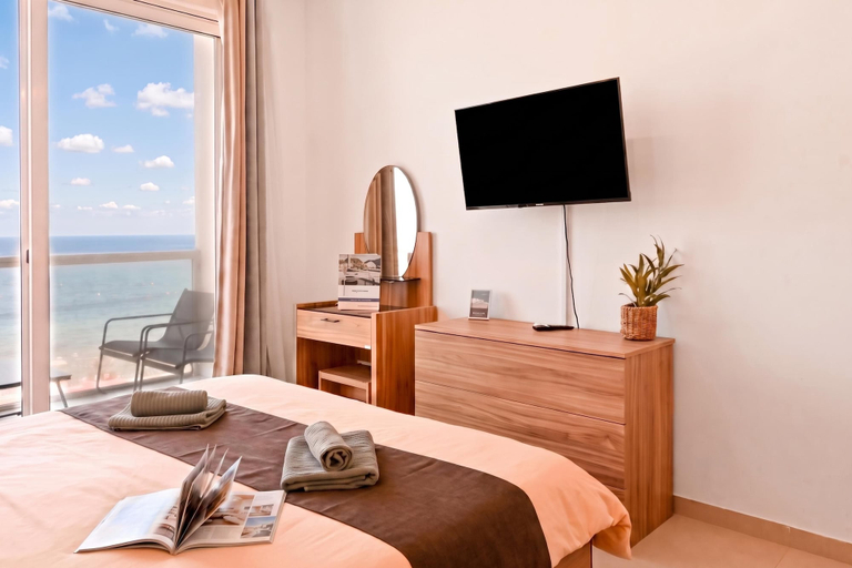 Bedroom 3, Exceptional Sea View Apart St Paul's Bay, Saint Paul's Bay