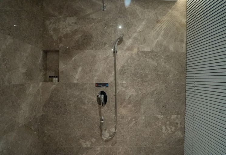 Bathroom 4, Bai Hua Ting International Hotel, Jinan
