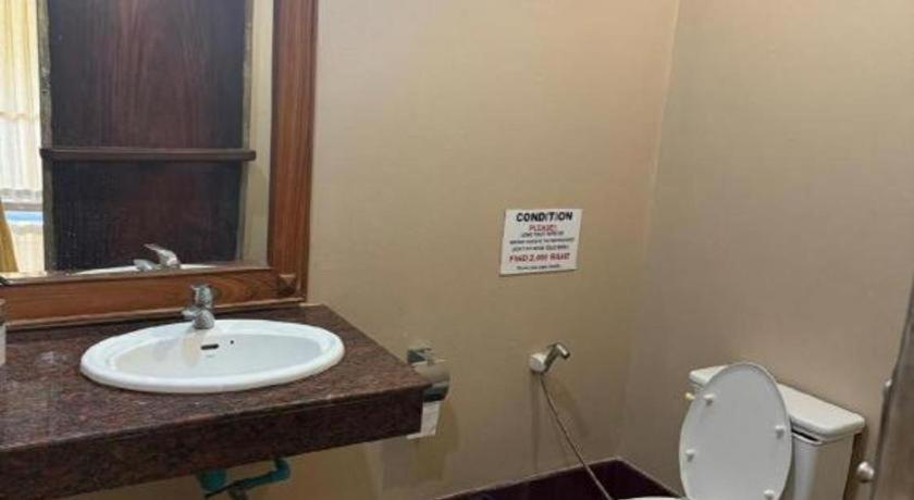 Bathroom 4, Jj Bungalow, Mueang Krabi