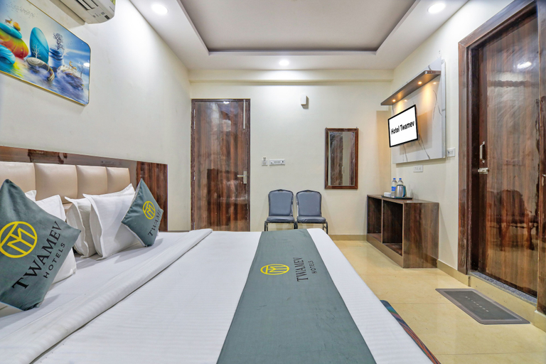 Room 3, Jeet residency by twamev, Delhi