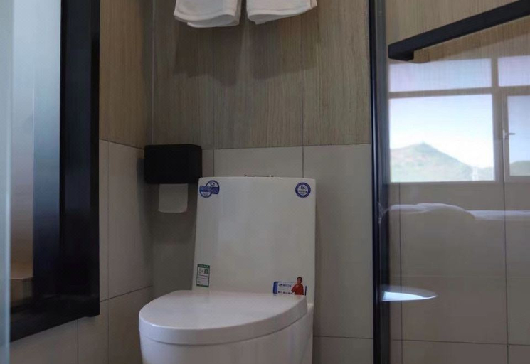 Bathroom 3, Shankee Hotel (Xinglong Banbishan), Chengde