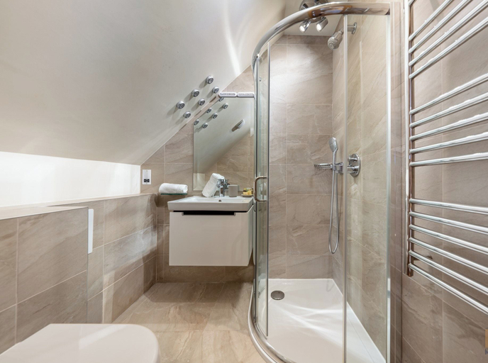 Bathroom 2, The Shepherd Residences, London