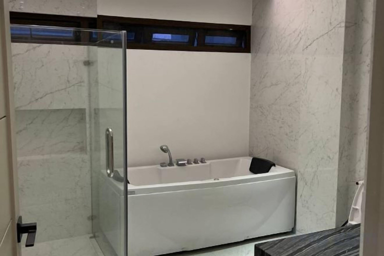 Bathroom 5, WS Hotel, Taguig