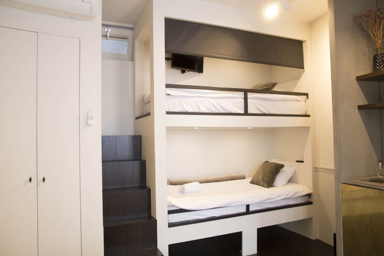 Bedroom 1, House of Amstel, Amsterdam