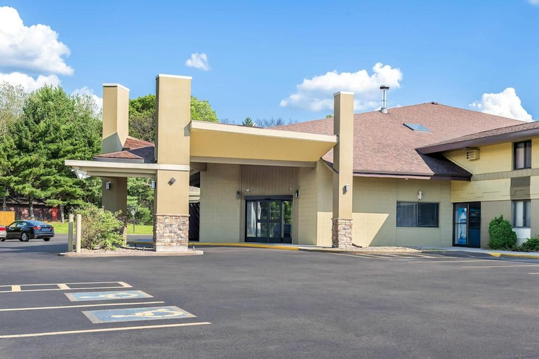 Exterior & Views 1, Quality Inn & Suites Black River Falls I-94, Jackson