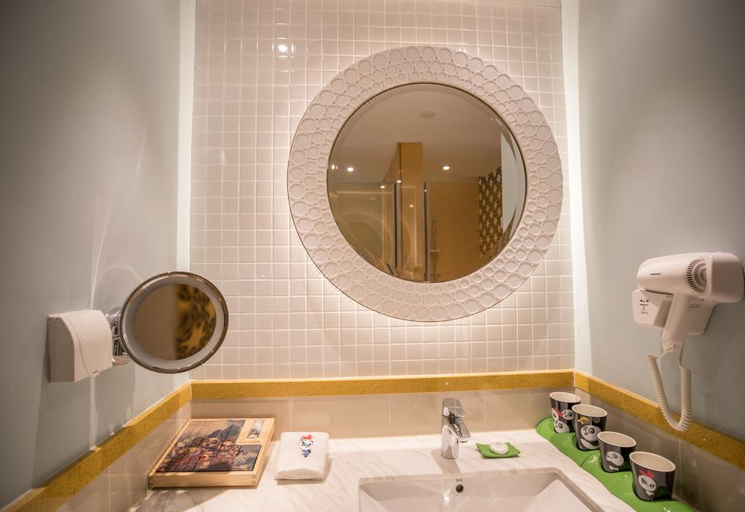 Bathroom 4, Chimelong Panda Hotel, Guangzhou