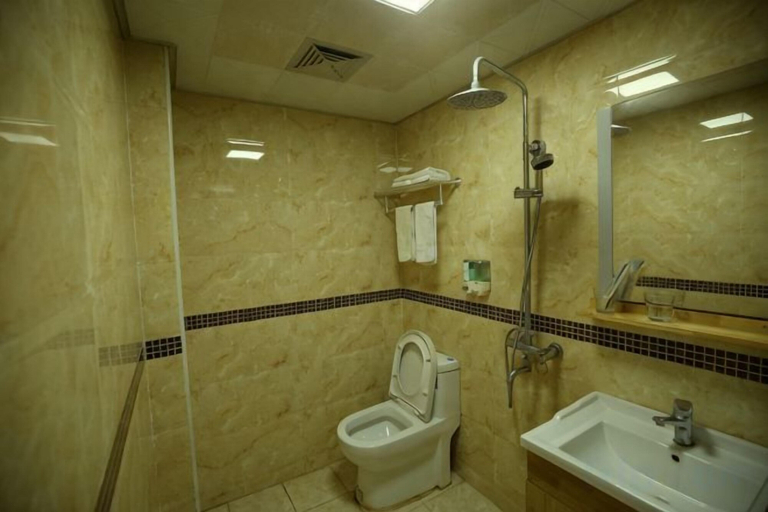 Bathroom 4, Jinshang Hostel, Shanghai