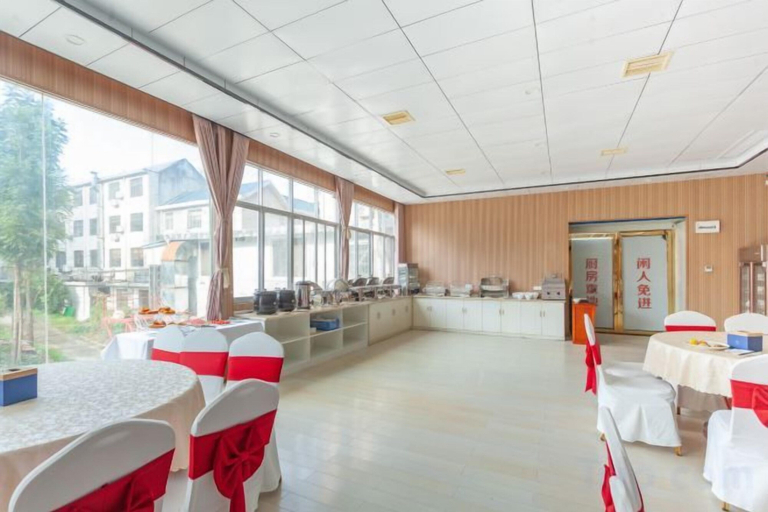 Food & Drinks 5, New Beacon International Hotel (Luotian Tashanhu Park), Huanggang