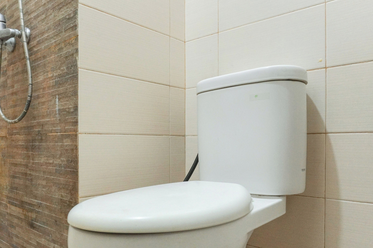 Bathroom 5, Comfy And Homey 1Br At Sky Terrace Apartment, West Jakarta