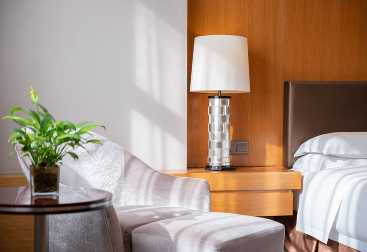 Bedroom 3, East Harbour Hotel, Ningbo