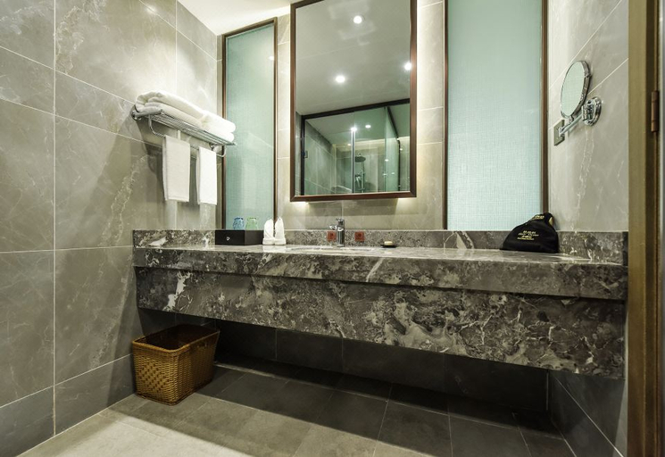 Bathroom 3, Shangshan Hotel, Qianxinan Buyei and Miao