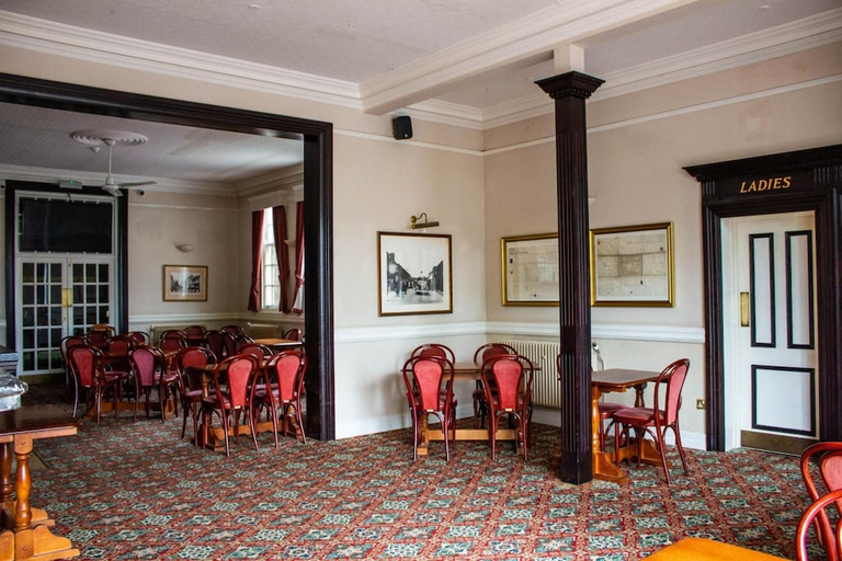 Food & Drinks 5, Crofts Hotel, Cardiff