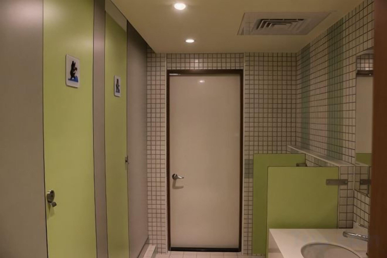 Bathroom 1, Hey Bear Capsule Hotel (Xinbei Taipei Bridge Metro Station), New Taipei City